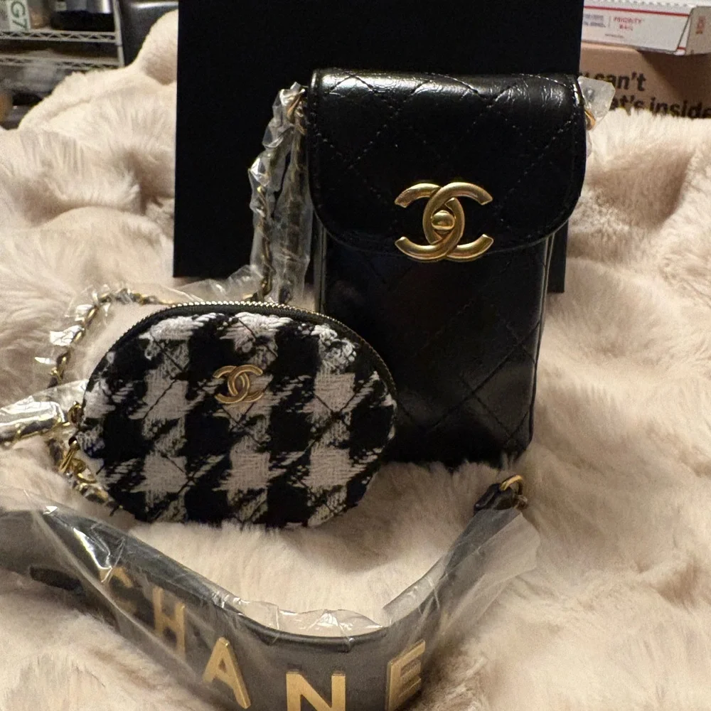 CC Boutique crossbody phone holder and houndstooth pouch (Gift with purchase) - Picture 1 of 4